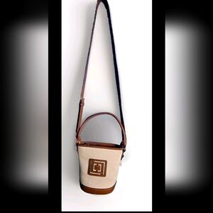 Liz Claiborne Maddie Bucket Natural Saddle Tan Beige NWT Crossbody Shoulder Bag